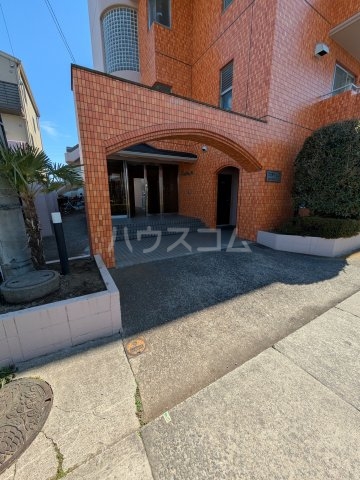 25/30 エントランス