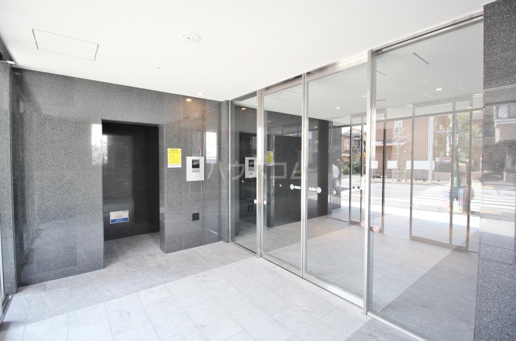 14/19 エントランス