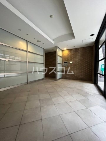 28/30 エントランス