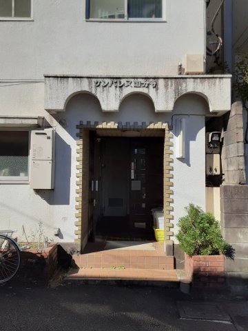 13/23 エントランス