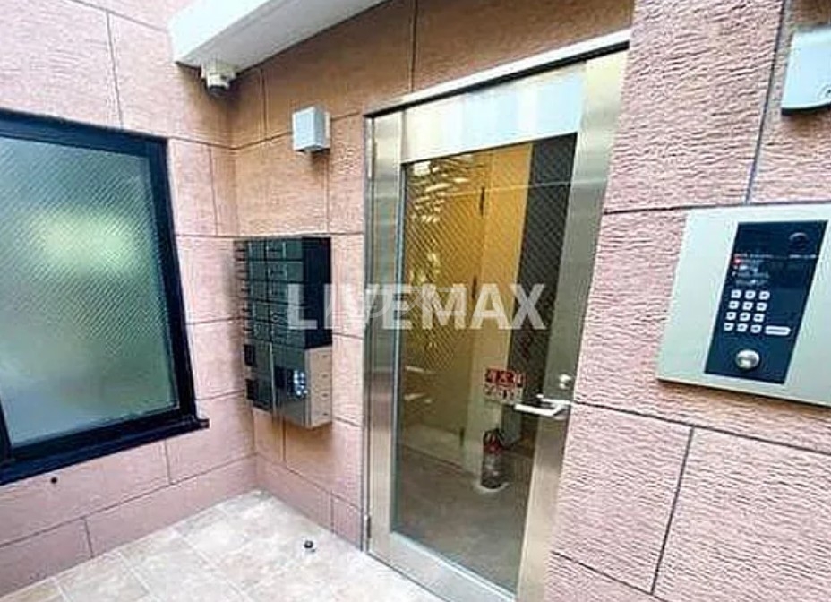 17/27 エントランス