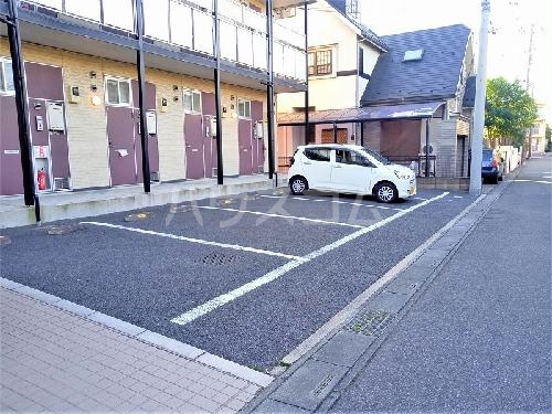 2/3 駐車場