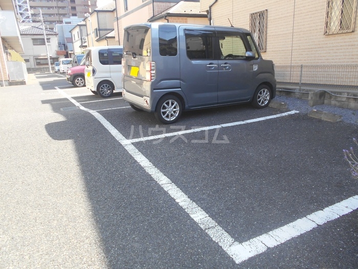 14/23 駐車場