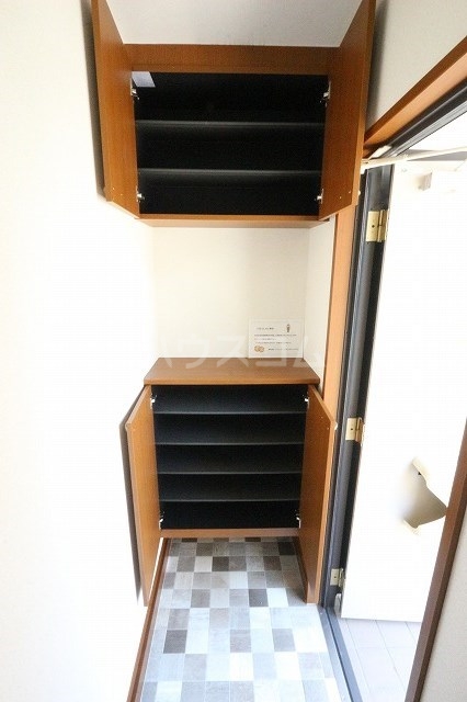 14/30 玄関