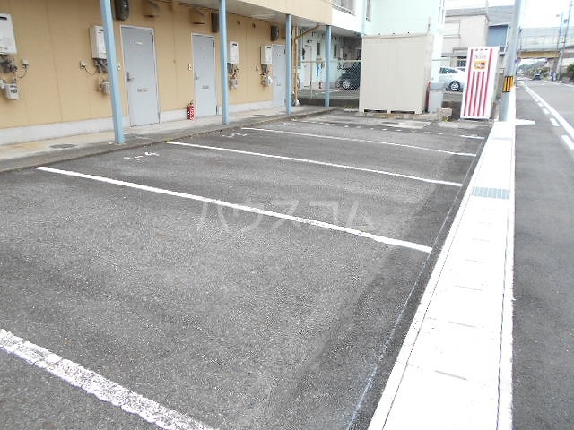 22/30 駐車場