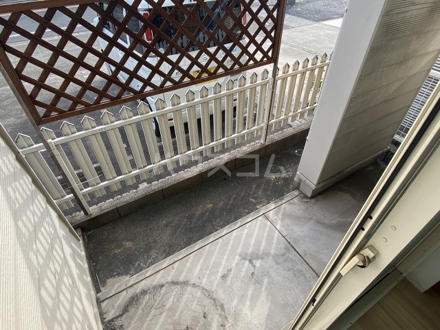 18/28 バルコニー