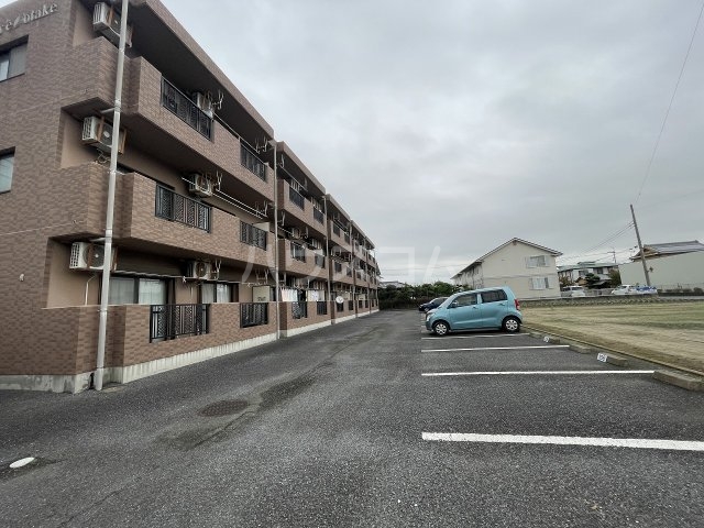 23/30 駐車場