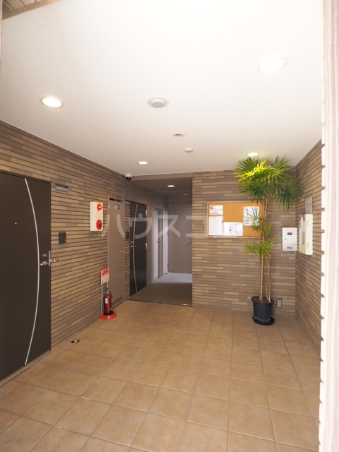 19/26 エントランス