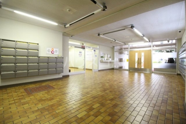 22/30 エントランス