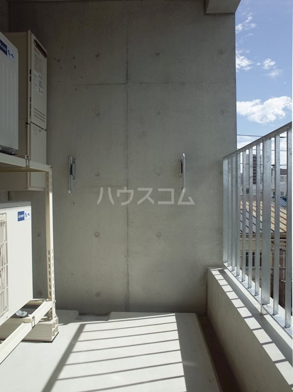 13/22 バルコニー