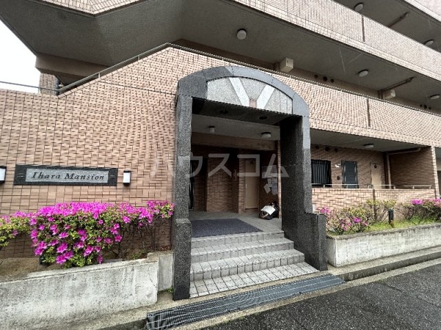 18/27 エントランス