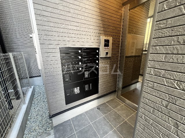 21/30 エントランス