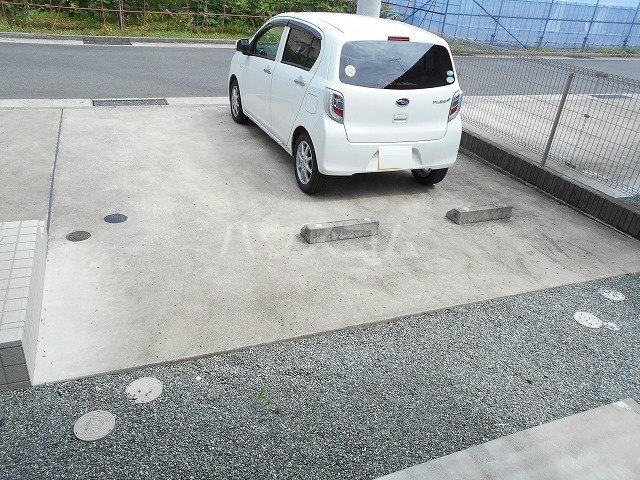 2/4 駐車場