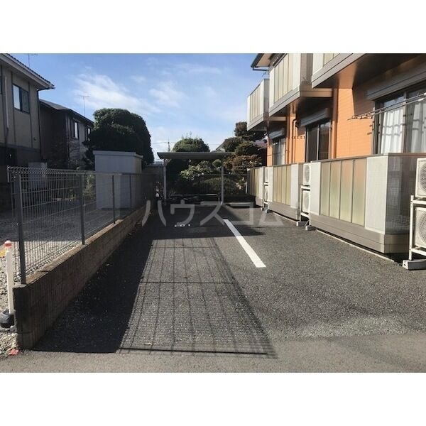 13/21 駐車場