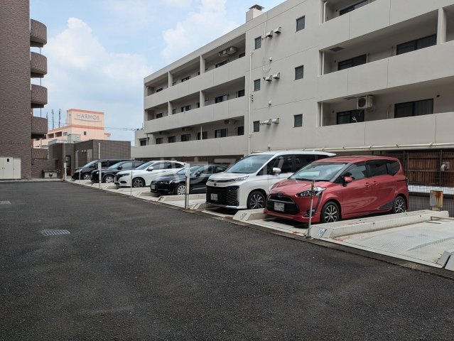17/25 駐車場