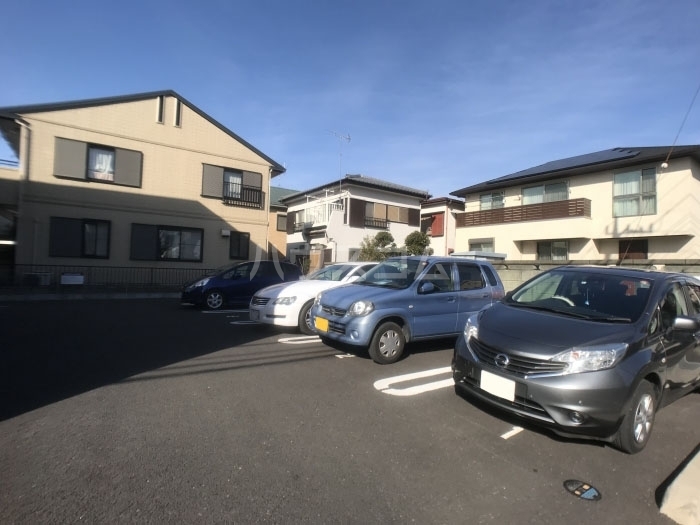 18/28 駐車場