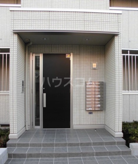 19/30 エントランス