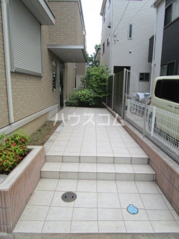 21/30 エントランス