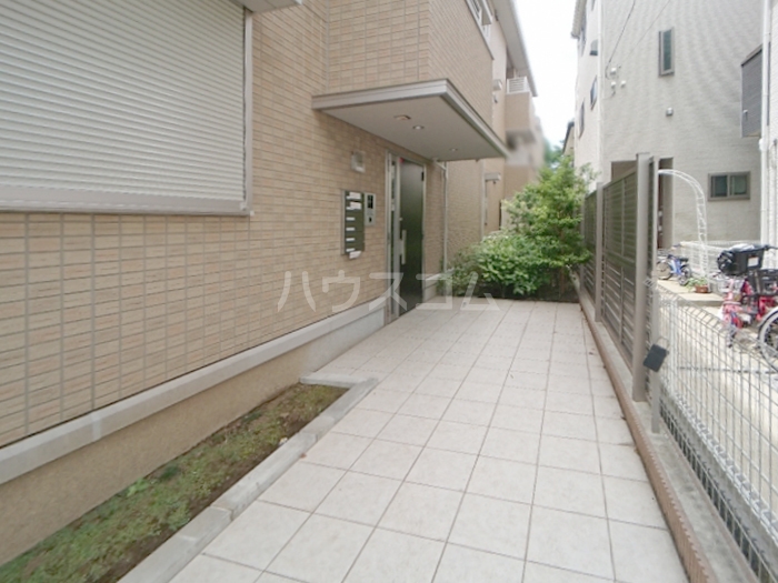 18/26 エントランス