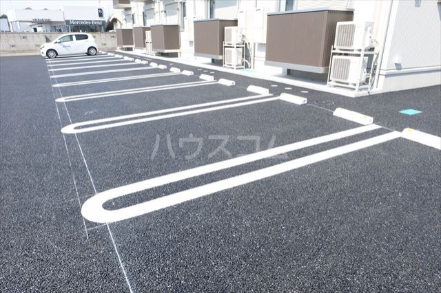 2/5 駐車場