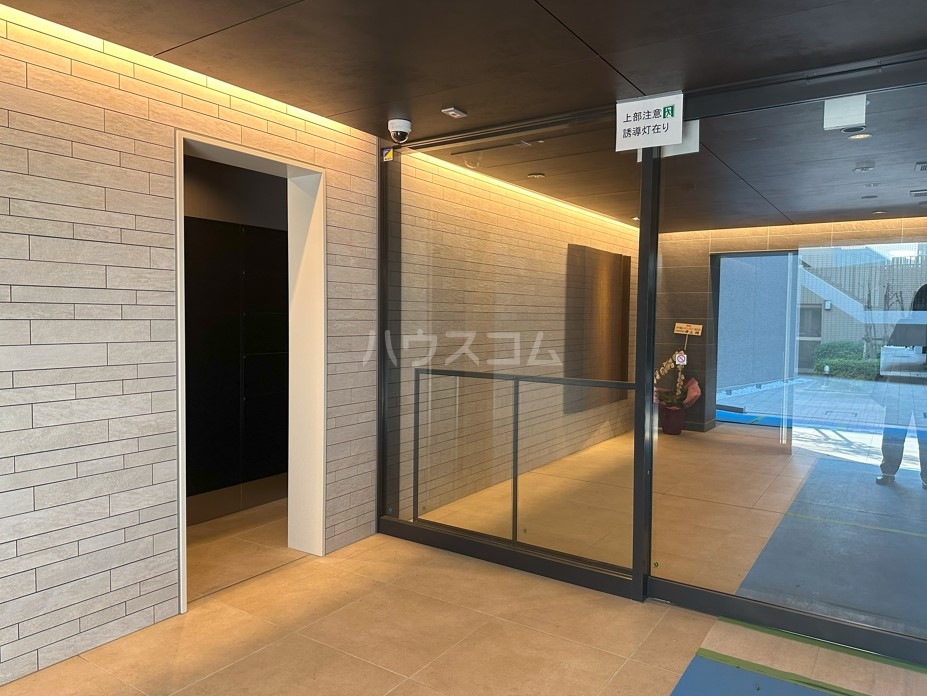 26/30 エントランス