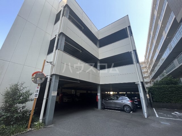 13/23 駐車場