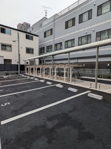 23/30 駐車場
