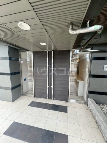 16/26 エントランス