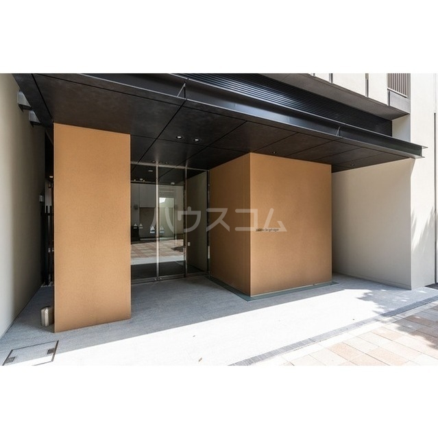 16/18 エントランス