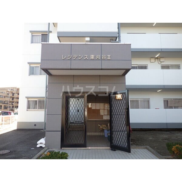 21/30 エントランス