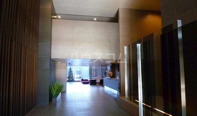 13/17 エントランス