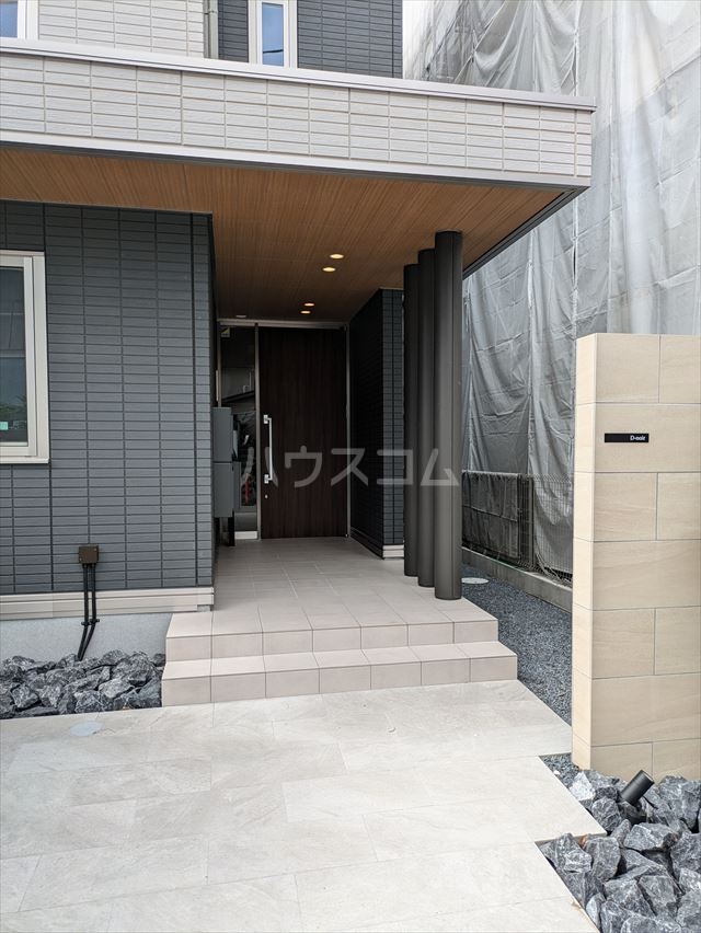 22/30 エントランス