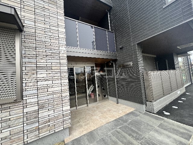 21/30 エントランス