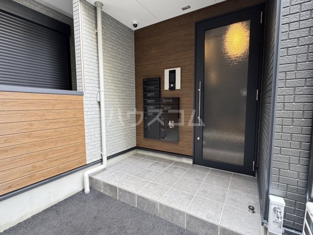 21/30 エントランス