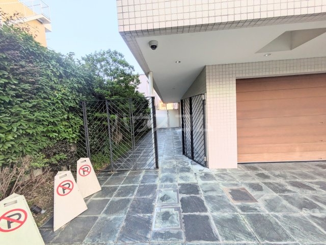 21/30 エントランス