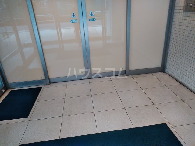 20/28 エントランス