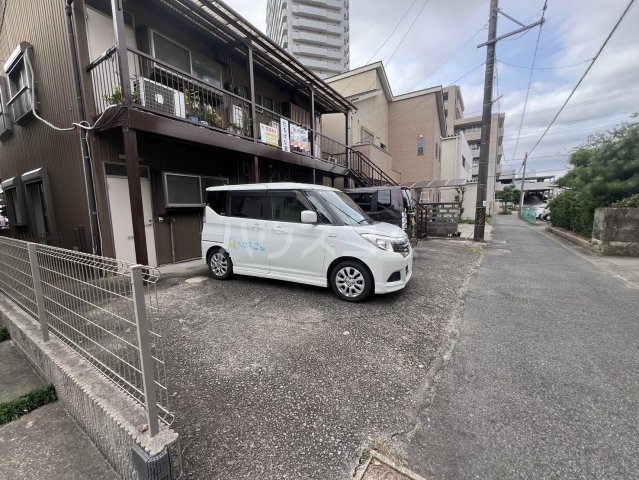13/16 駐車場