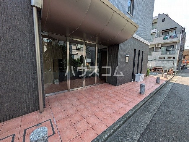 14/15 エントランス