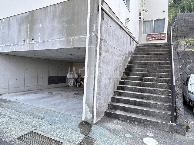 24/30 エントランス