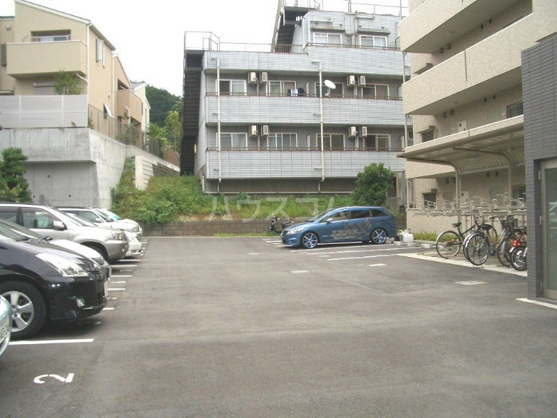 14/20 駐車場