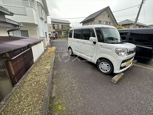 28/30 駐車場