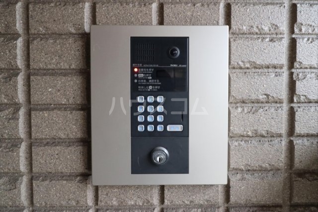 28/30 エントランス