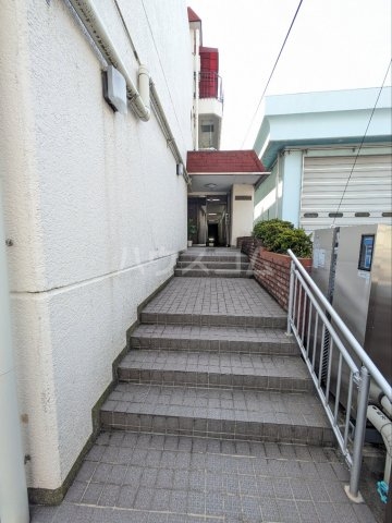 3/4 エントランス