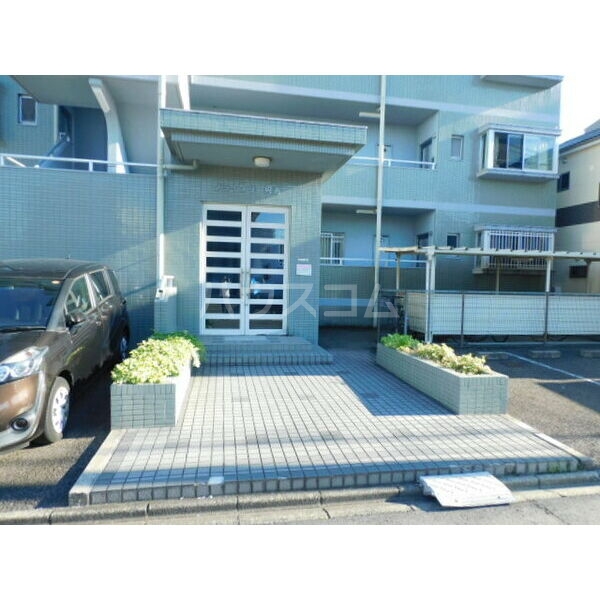 19/23 エントランス