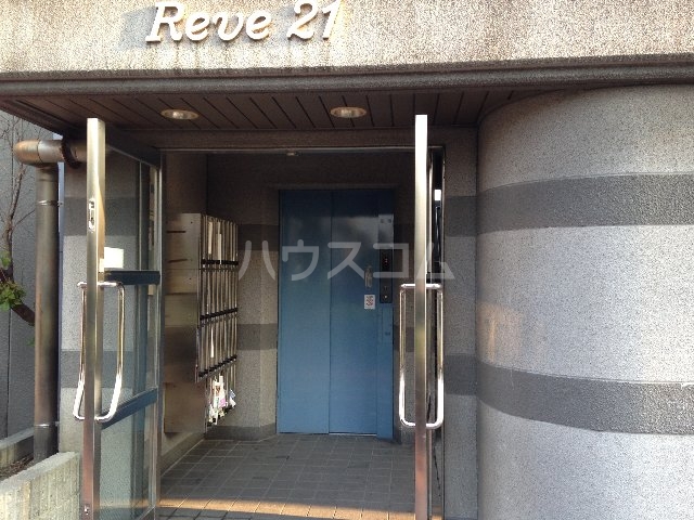 21/29 エントランス