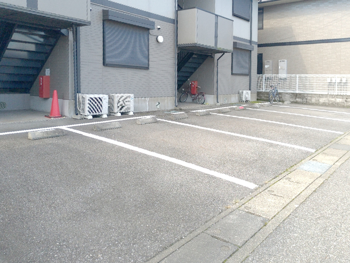 18/25 駐車場