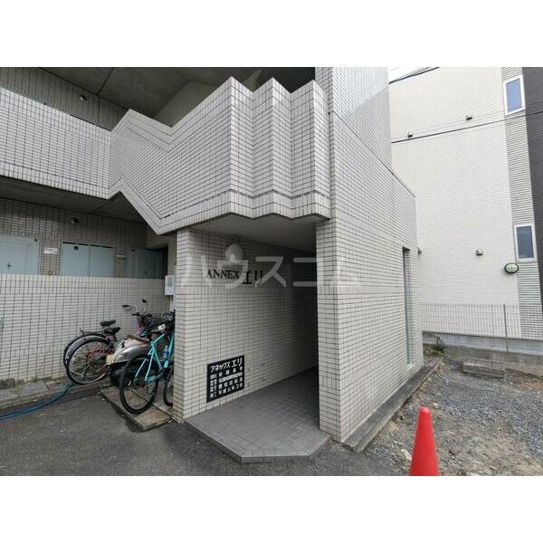 13/19 エントランス