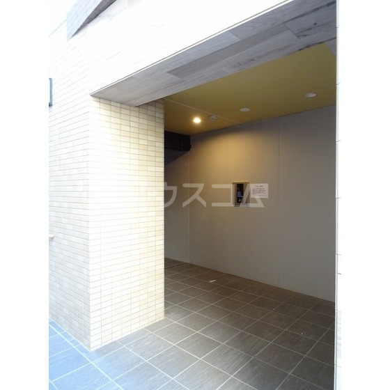 14/20 エントランス