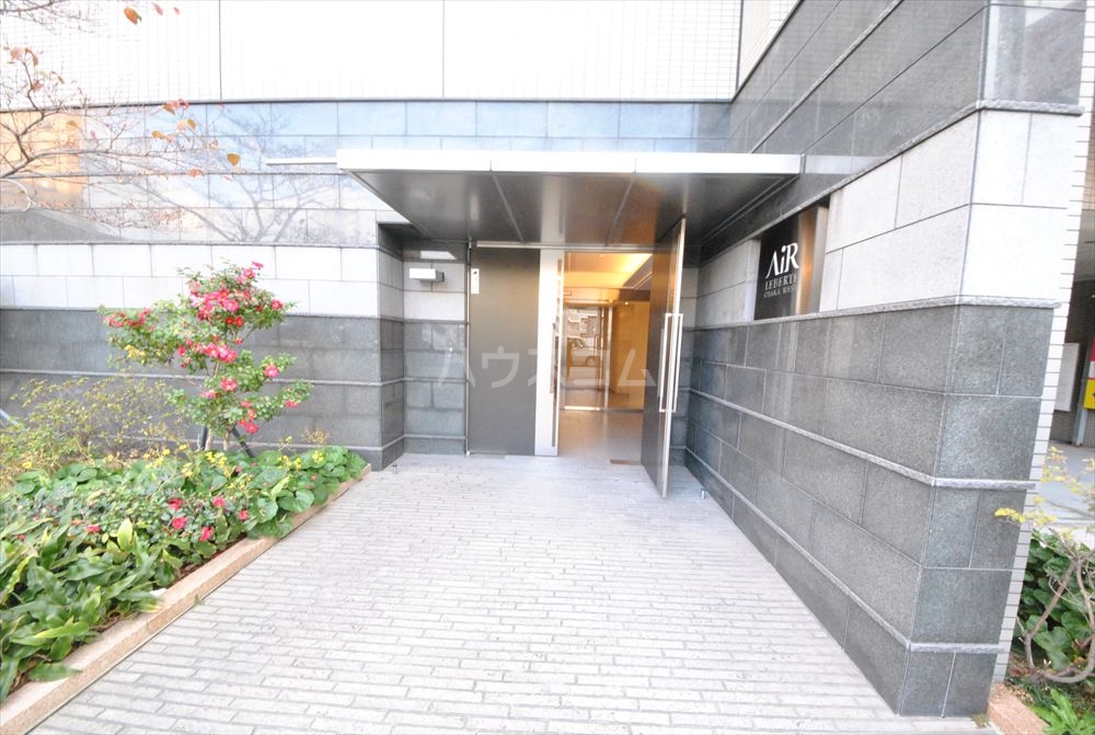 27/30 エントランス