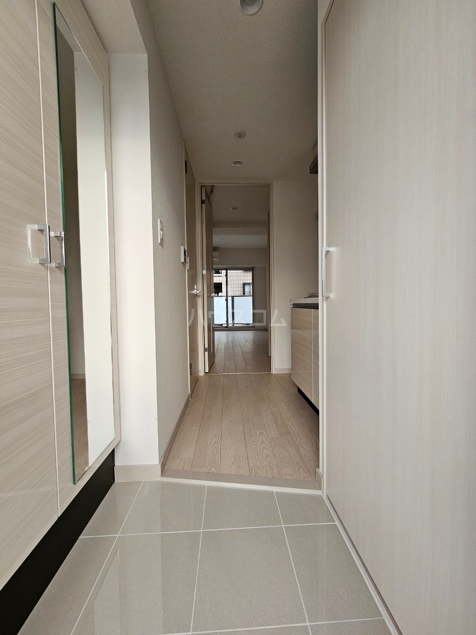 15/25 エントランス